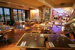 Options Tavern - Accommodation Broadbeach 2