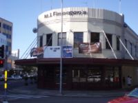 MJ Finnegans Irish Pub - Accommodation Broadbeach 2