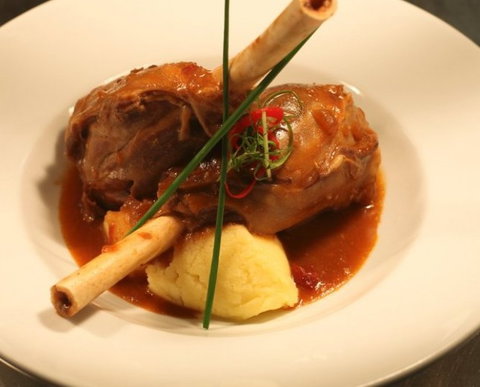 Garlic Clove Restaurant - Accommodation Broadbeach 2