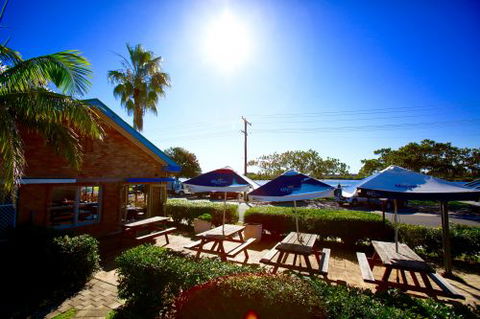 Hadleys Hotel - Accommodation Broadbeach 1