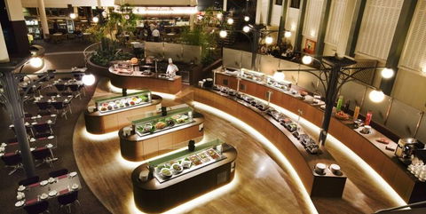 Atrium Garden Restaurant - Accommodation Broadbeach 3