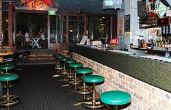 Norfolk Hotel - Accommodation Broadbeach 1