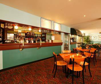 Hotel Gosford - Accommodation Broadbeach 3