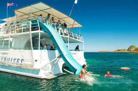 Moonshadow–TQC Cruises - Accommodation Broadbeach 2