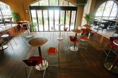 Seaview Hotel - Accommodation Broadbeach 2