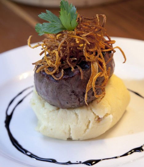 Nags Head Hotel - Accommodation Broadbeach 1