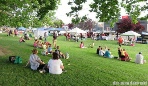 Young And Region Farmers Markets - Accommodation Broadbeach 0