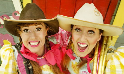 Young Annual Show - Accommodation Broadbeach 0