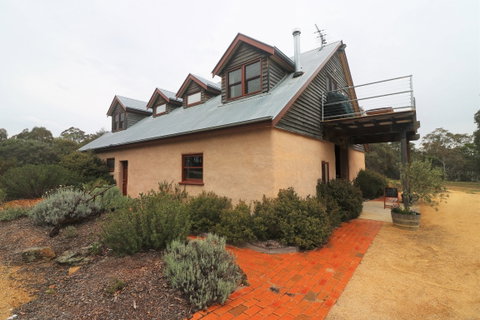 Yarralaw Springs Wines  - Cellar Door Wine Tasting - Accommodation Broadbeach 2