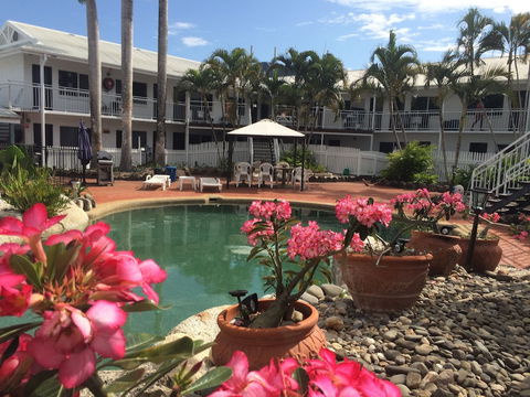 Cairns New Chalon - Accommodation Broadbeach 3