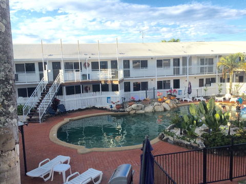 Cairns New Chalon - Accommodation Broadbeach 4