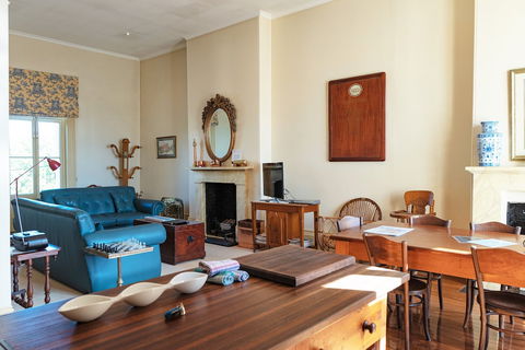 Fire Station Inn - Accommodation Broadbeach 2