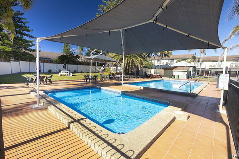 Seashells Beachfront Resort - Accommodation Broadbeach 3