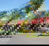 Pines Country Club Motor Inn - Accommodation Broadbeach