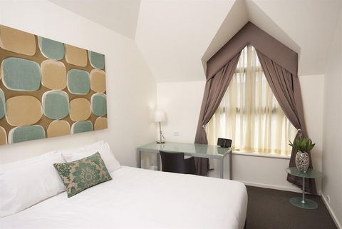 Majestic Old Lion Apartments - Accommodation Broadbeach 4