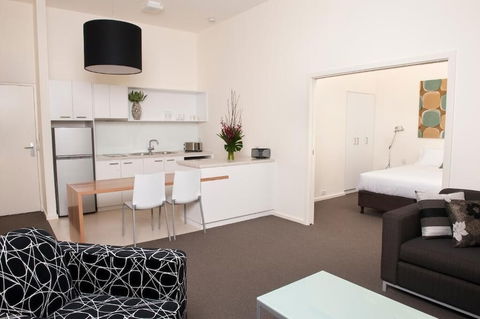 Majestic Old Lion Apartments - Accommodation Broadbeach 5