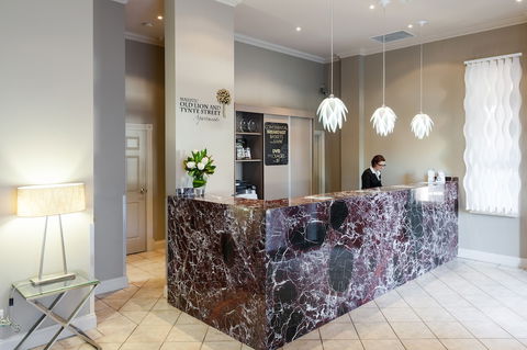 Majestic Old Lion Apartments - Accommodation Broadbeach 2