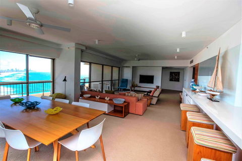 Gemini Court Holiday Apartments - Accommodation Broadbeach 4