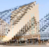 Oaks Adelaide Embassy Suites - Accommodation Broadbeach