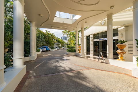 Burleigh Mediterranean Resort - Accommodation Broadbeach 0