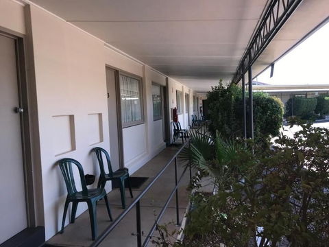 Ben Hall Motor Inn - Accommodation Broadbeach 3