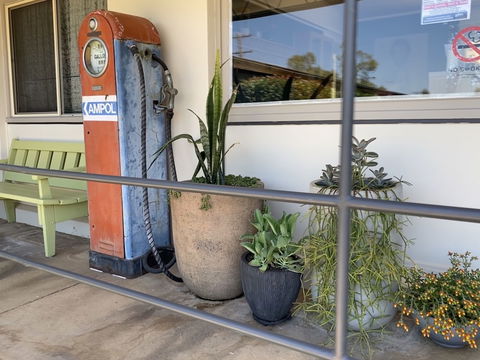 Ben Hall Motor Inn - Accommodation Broadbeach 2