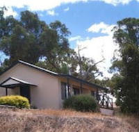 Riesling Country Cottages - Accommodation Broadbeach