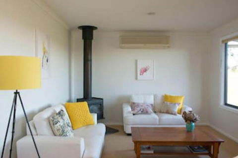 Riesling Country Cottages - Accommodation Broadbeach 7