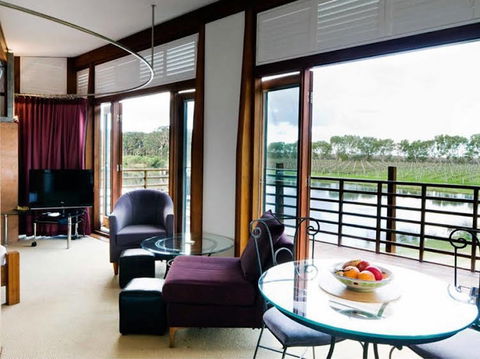 Bettenays Accommodation - Accommodation Broadbeach 0