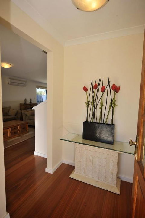 Palm Beach Manor - Accommodation Broadbeach 2