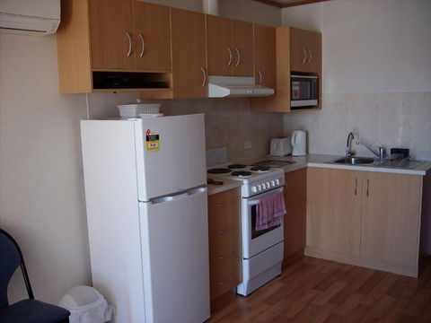 Jackos Holiday Cabins - Accommodation Broadbeach 2