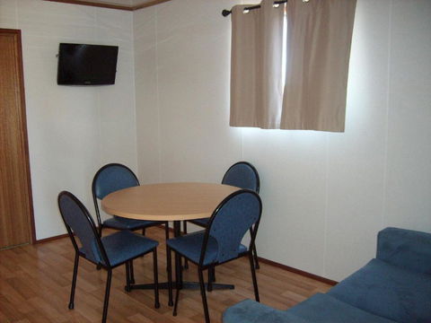 Jackos Holiday Cabins - Accommodation Broadbeach 1