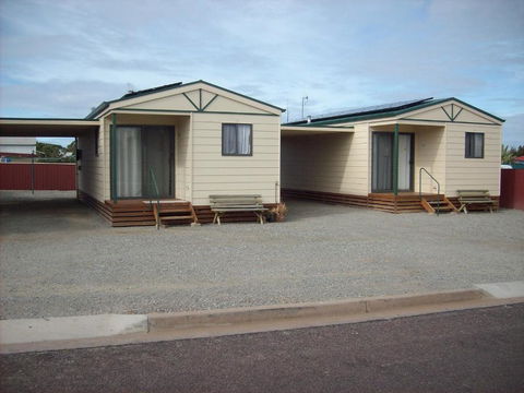 Jackos Holiday Cabins - Accommodation Broadbeach 4