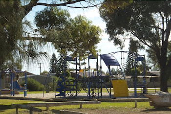Ocean Beach Chalet 16 - Accommodation Broadbeach 3
