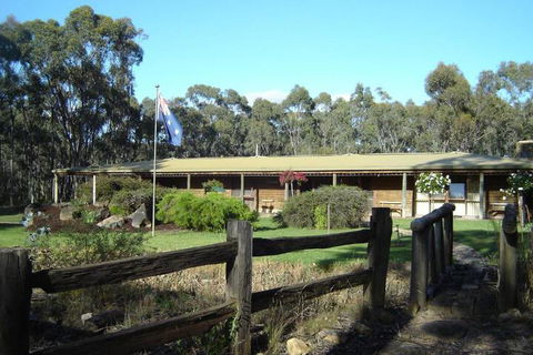 Gunyah Valley Retreat - Accommodation Broadbeach 4