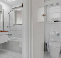Long Beach House Apartments Sandy Bay - Accommodation Broadbeach