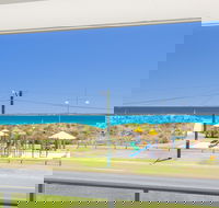 Beach Rd Villas by Rockingham Apartments - Accommodation Broadbeach