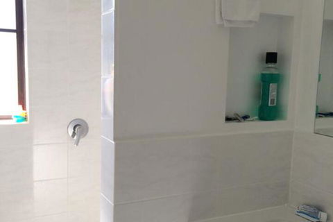 Maple Tree Cottage - Accommodation Broadbeach 3
