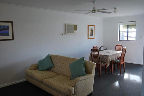 Maple Tree Cottage - Accommodation Broadbeach 6