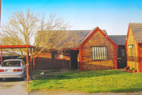 Maple Tree Cottage - Accommodation Broadbeach 1