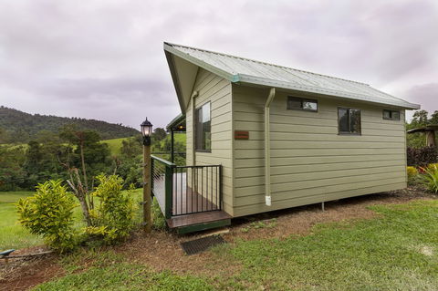 Mena Creek Flower House - Accommodation Broadbeach 0