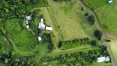 Mena Creek Flower House - Accommodation Broadbeach 1