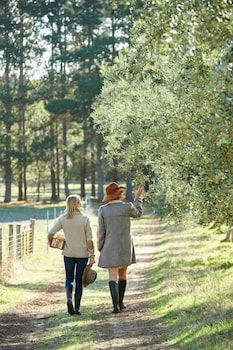 Olio Bello Lakeside Glamping - Accommodation Broadbeach 5