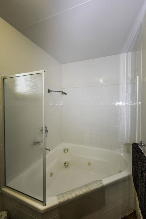 BIG4 Breeze Holiday Park â€“ Mannum - Accommodation Broadbeach 5