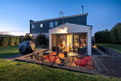 Madsen Retreat - Accommodation Broadbeach 0