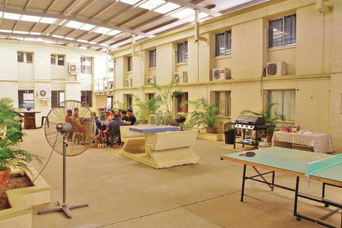 Accommodation At Isa - Accommodation Broadbeach 2