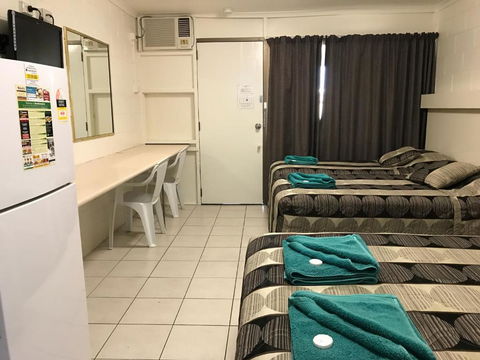 Porkys Motel - Accommodation Broadbeach 3