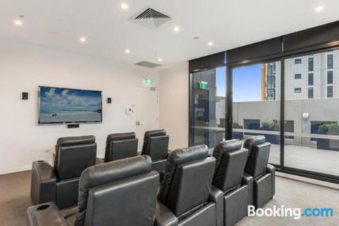 Habitat Complex - Accommodation Broadbeach 4