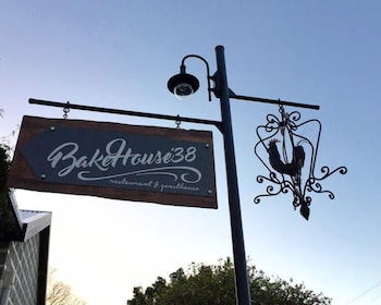 Bakehouse '38 Restaurant & Guesthouse - Accommodation Broadbeach 1