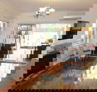 Island Living - Accommodation Broadbeach